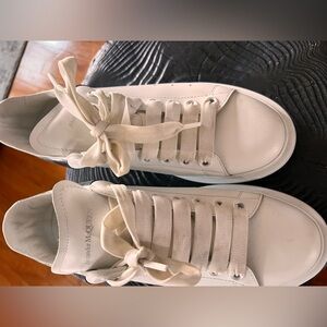 Alexander McQueen Cream Lace-Up Sneakers